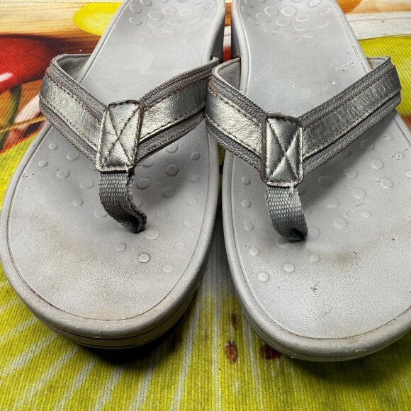 Vionic Women's Metallic Gray Platform Flip Flops Sandals Size 9 Comfortable - Picture 4 of 7